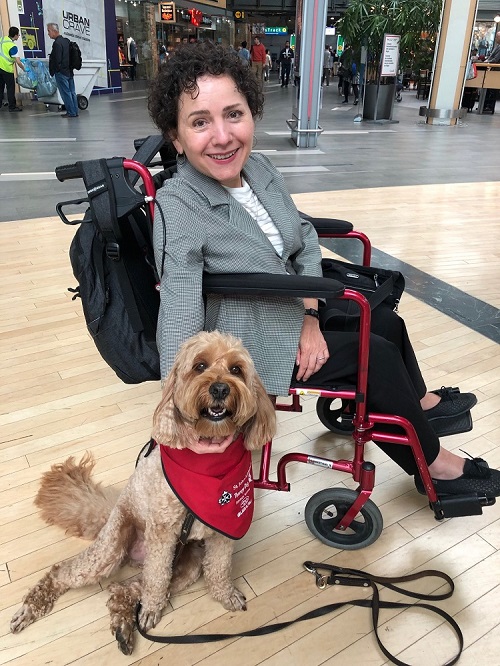 Moi et Gypsy Boy, l’un des chiens d’assistance à l’aéroport de Vancouver